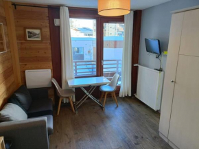 STUDIO 2 PERS PLEIN CENTRE VAL CLARET